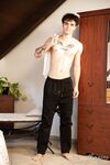 HELPING HAND (21.08) - Bertold Kuna - WilliamHiggins, WH - Masturbation