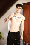 HELPING HAND (21.08) - Bertold Kuna - WilliamHiggins, WH - Masturbation