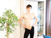 HELPING HAND (29.05) - Noah Eden - WilliamHiggins, WH - Solo
