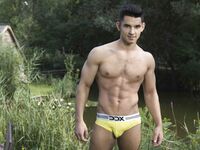 Antonio Valentini Ddx Outside - DiamondPicturesMen - Muscle