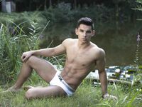 Antonio Valentini Ddx Outside - DiamondPicturesMen - Muscle