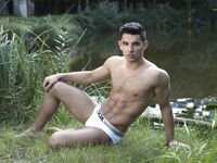 Antonio Valentini Ddx Outside - DiamondPicturesMen - Muscle