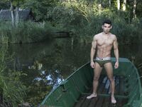 Antonio Valentini Ddx Outside - DiamondPicturesMen - Muscle