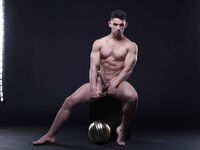 Antonio Valentini Handball - DiamondPicturesMen - Solo