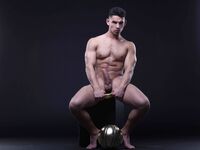 Antonio Valentini Handball - DiamondPicturesMen - Solo