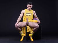 Antonio Valentini Handball - DiamondPicturesMen - Solo