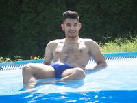 Antonio Valentini Tropical - DiamondPicturesMen - Posing