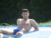 Antonio Valentini Tropical - DiamondPicturesMen - Posing
