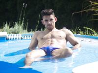 Antonio Valentini Tropical - DiamondPicturesMen - Posing