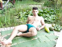 Antonio Valentini Tropical - DiamondPicturesMen - Posing