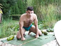 Antonio Valentini Tropical - DiamondPicturesMen - Posing