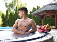 Antonio Valentini Tropical - DiamondPicturesMen - Posing