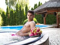 Antonio Valentini Tropical - DiamondPicturesMen - Posing