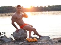 Ayo Cooper Danube2 - DiamondPicturesMen - DiamondPicturesMen