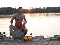 Ayo Cooper Danube2 - DiamondPicturesMen - DiamondPicturesMen