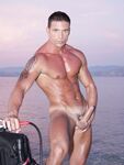 Julian Vincenzo Plungeda - DiamondPicturesMen - Solo