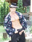 Julian Vincenzo Tempt5 - DiamondPicturesMen - Military