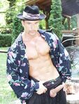 Julian Vincenzo Tempt5 - DiamondPicturesMen - Military