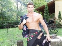 Julian Vincenzo Tempt5 - DiamondPicturesMen - Military