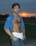 Luciano Endino Bb2 - DiamondPicturesMen - Posing