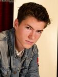 S07 - 013 Frank Hard - BoyStation - BoyStation