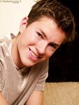 S07 - 013 Frank Hard - BoyStation - BoyStation