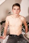 Ondrej Seno - Helping Hand - 24-04-2023 - WilliamHiggins - Massage