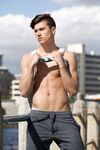 Issue 029 - Serge Cavalli - FreshMen - Masturbation