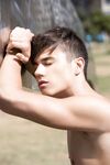 Issue 029 - Serge Cavalli - FreshMen - Masturbation