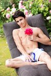 Issue 194 - Ayden Mallory - FreshMen - Facial