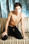 Adron - 19nitten, 19zone - Twinks