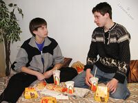 Artie & Stasjan - 19nitten, 19zone - Cumshot