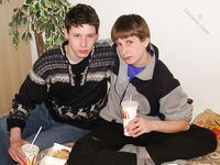 Artie & Stasjan - 19nitten, 19zone - Cumshot