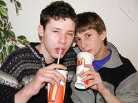 Artie & Stasjan - 19nitten, 19zone - Cumshot