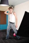 Bennie 2 - 19nitten, 19zone - Masturbation