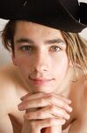 Danil - 19nitten, 19zone - Latino