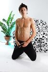 Dennis - 19nitten, 19zone - Twinks