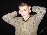 John - 19nitten, 19zone - Latino