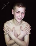 John - 19nitten, 19zone - Latino