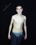 John - 19nitten, 19zone - Latino