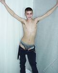 John - 19nitten, 19zone - Latino