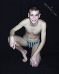 John - 19nitten, 19zone - Latino