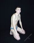 John - 19nitten, 19zone - Latino
