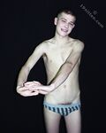 John - 19nitten, 19zone - Latino