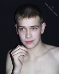 John - 19nitten, 19zone - Latino
