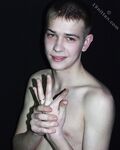 John - 19nitten, 19zone - Latino