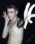 John - 19nitten, 19zone - Latino
