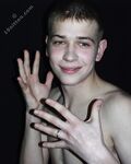 John - 19nitten, 19zone - Latino