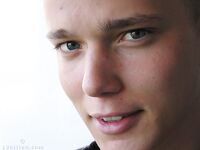 Jonnie - 19nitten, 19zone - Latino