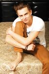Lionel - 19nitten, 19zone - Latino